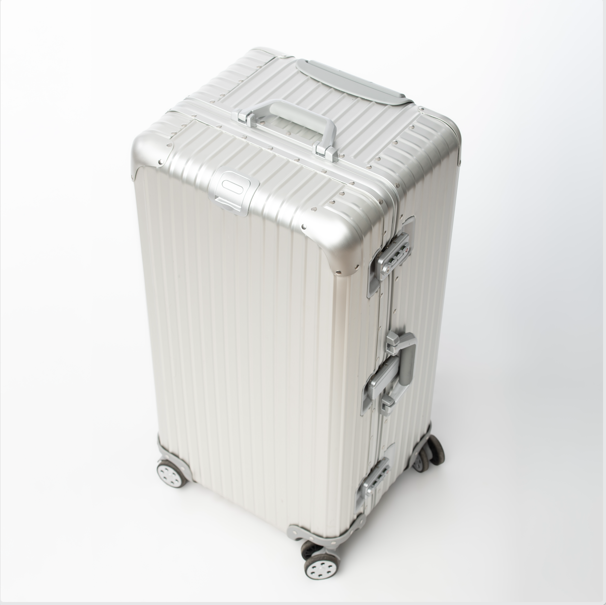 ALUMINIUM SUITCASE