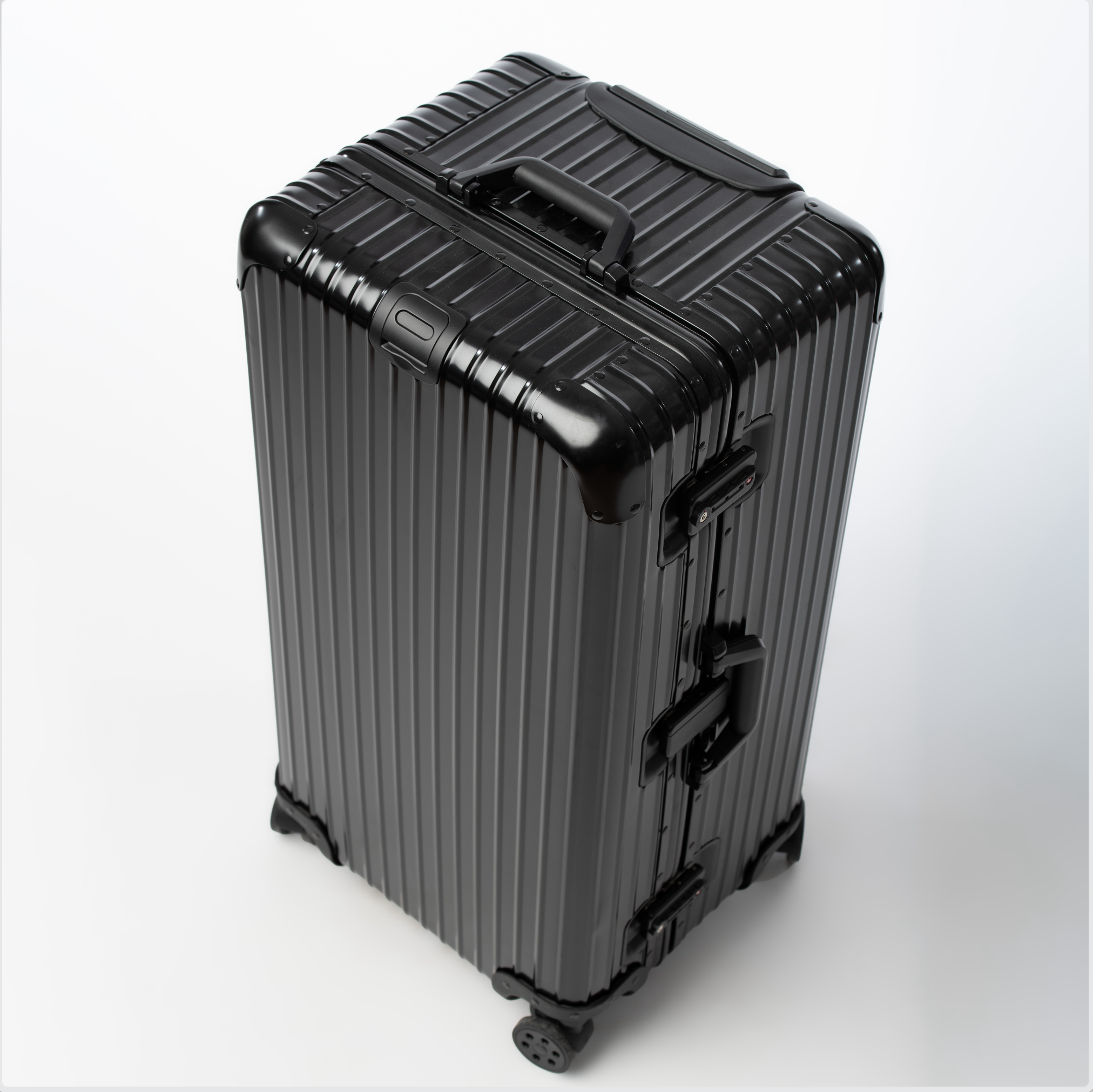 ALUMINIUM SUITCASE